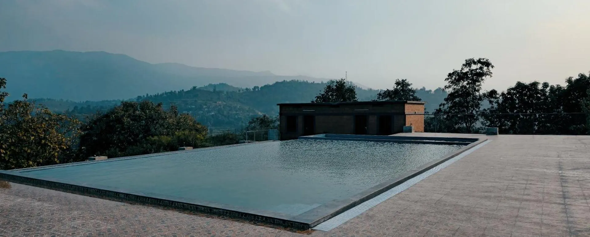 Misty Valley Resort Varagampadi Hotell